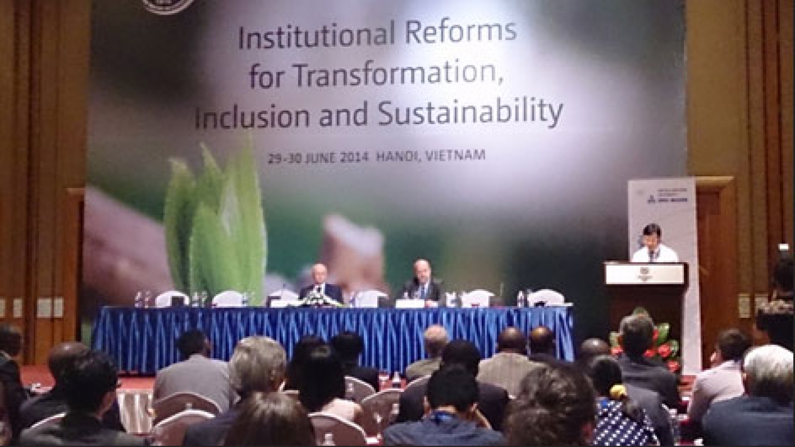 Int’l experts share institutional reform experience