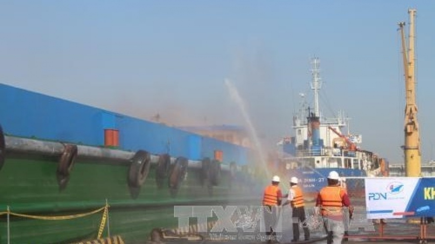 
        Dong Nai holds rehearsal of oil spill, fire-fighting response
                              