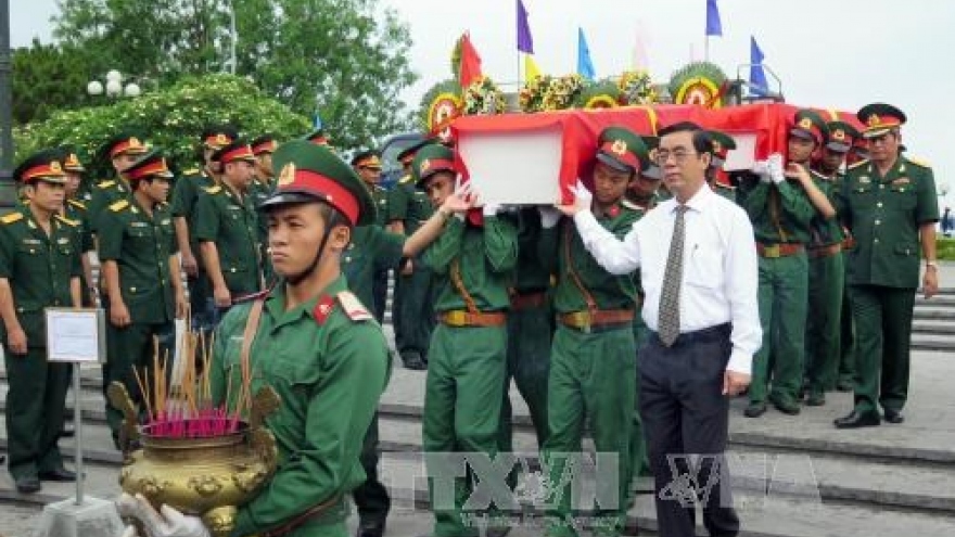 
        Remains of Vietnamese martyrs reburied in Quang Tri
                              