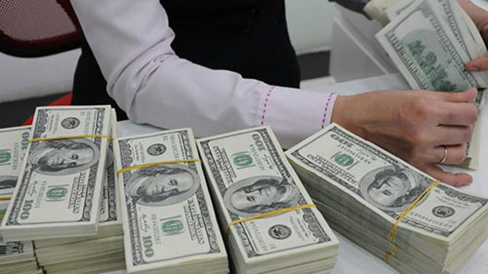 Overseas remittances to HCM City hit nearly US$2.8 billion