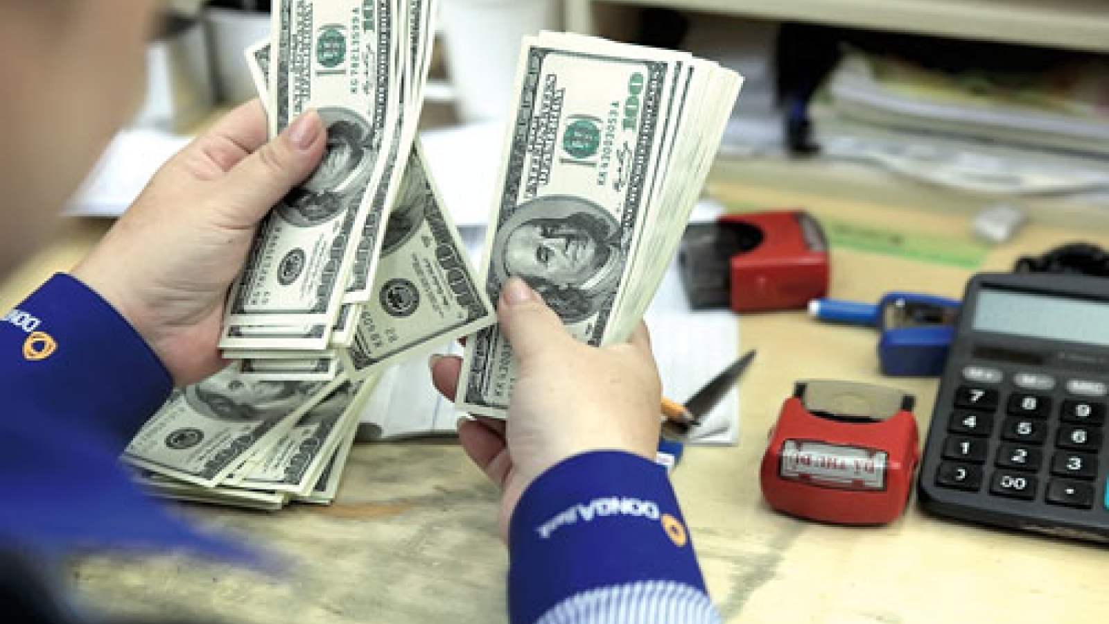 HCM City remittances reach US$2.4 billion ahead of peak season