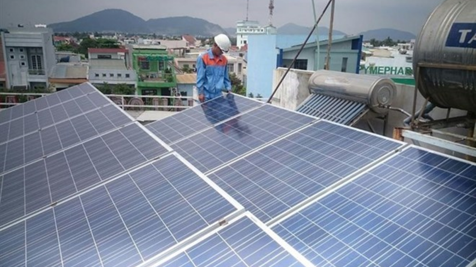 Quang Tri calls for investment in renewable energy