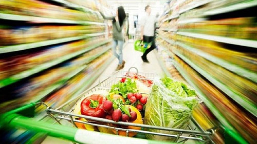 
        Retail market attracts foreign investors
                              