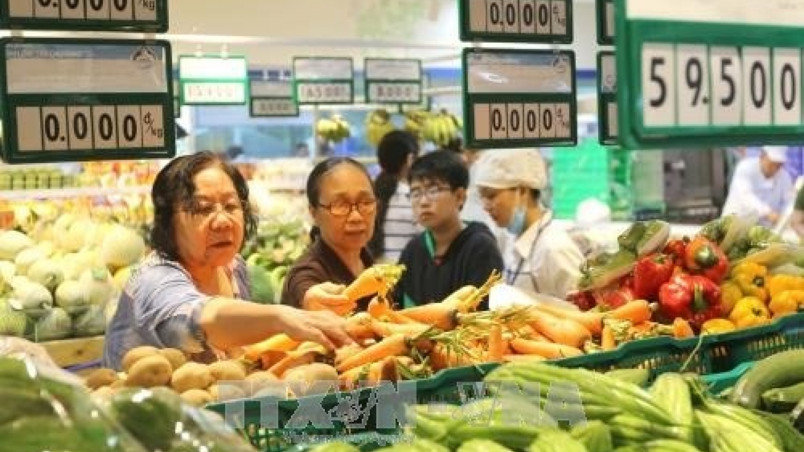 National retail sales surge 8.6% in first quarter