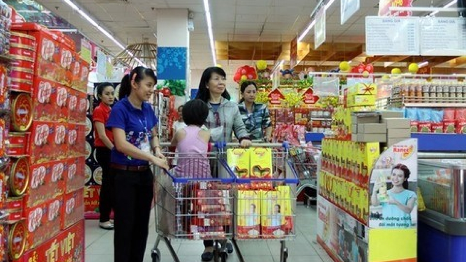 Retail sales and services reach almost US$175 billion