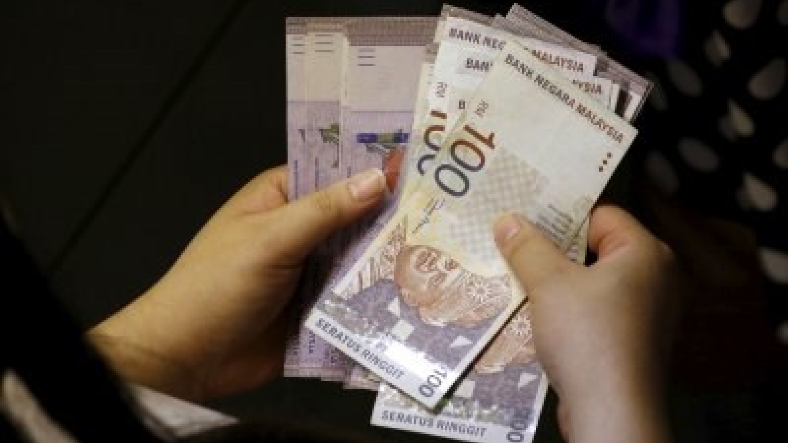 Malaysia launches measures to protect domestic currency