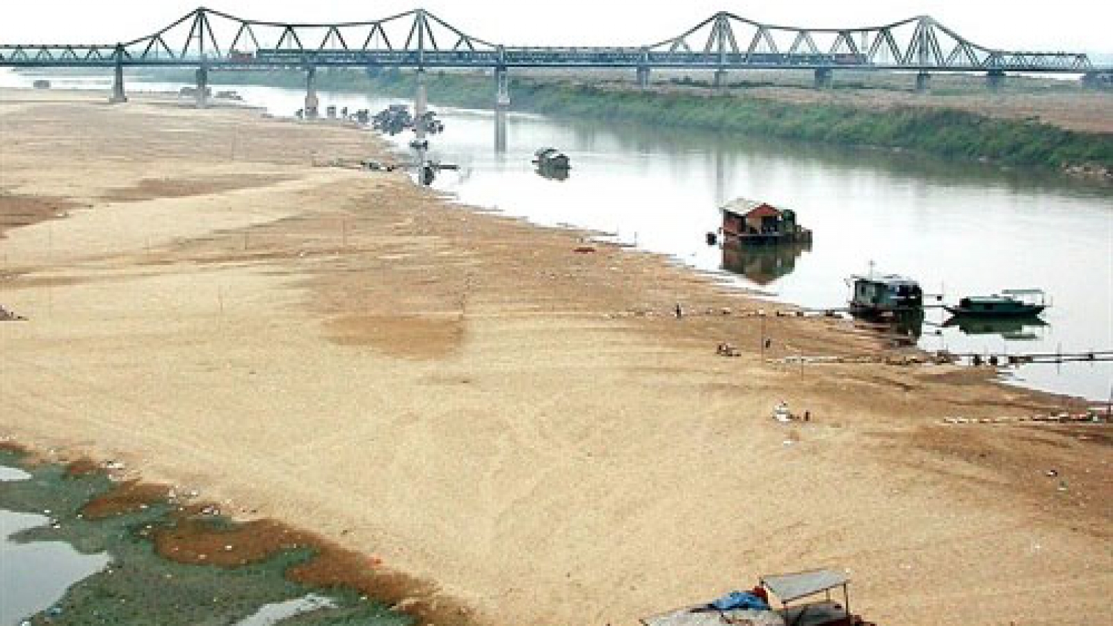 Government to consider plan for Red River dams