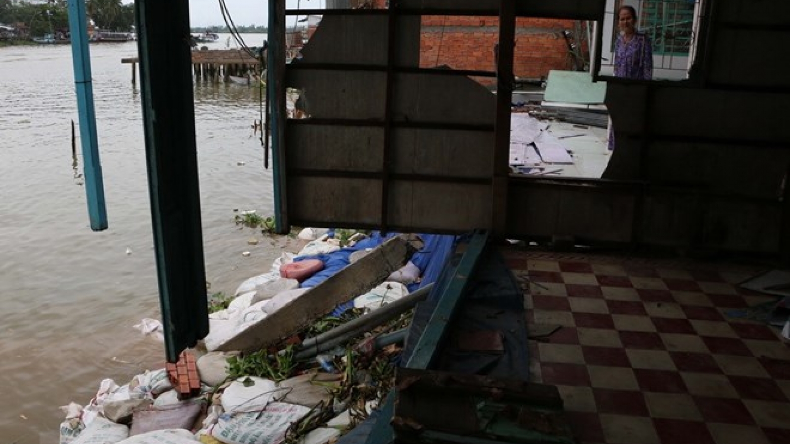 Southern provinces seek to relocate residents from landslide areas