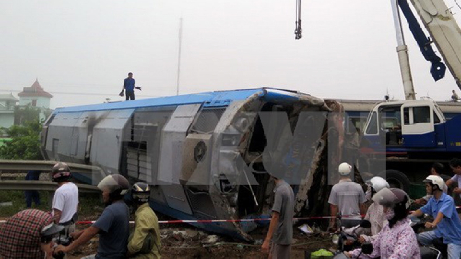 Road accidents fall but railway crashes rise in 2015
