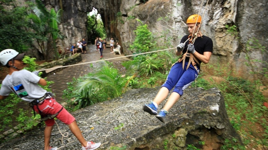 Getting the thrill from rock climbing in Danang