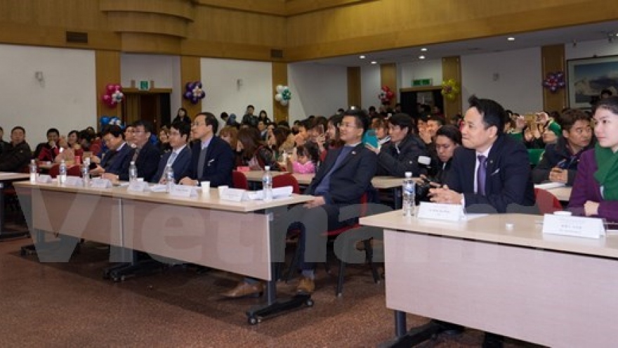 Vietnamese workers in RoK get together