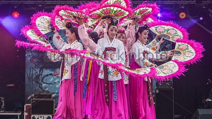 
        RoK’s traditional dances to charm Vietnamese audience
                              