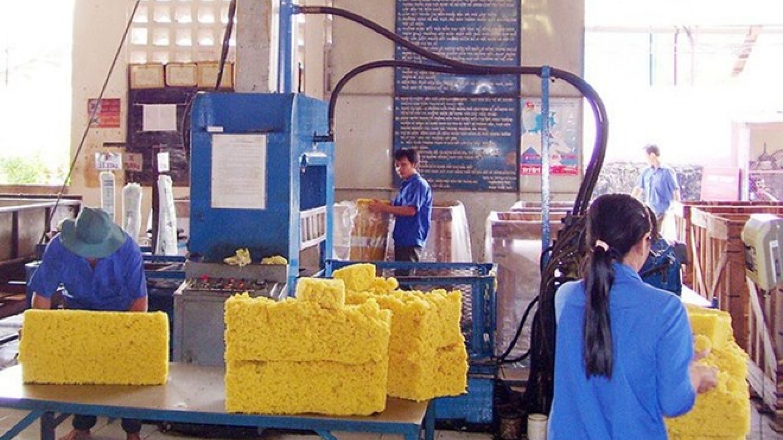 Rubber industry faces falling export price