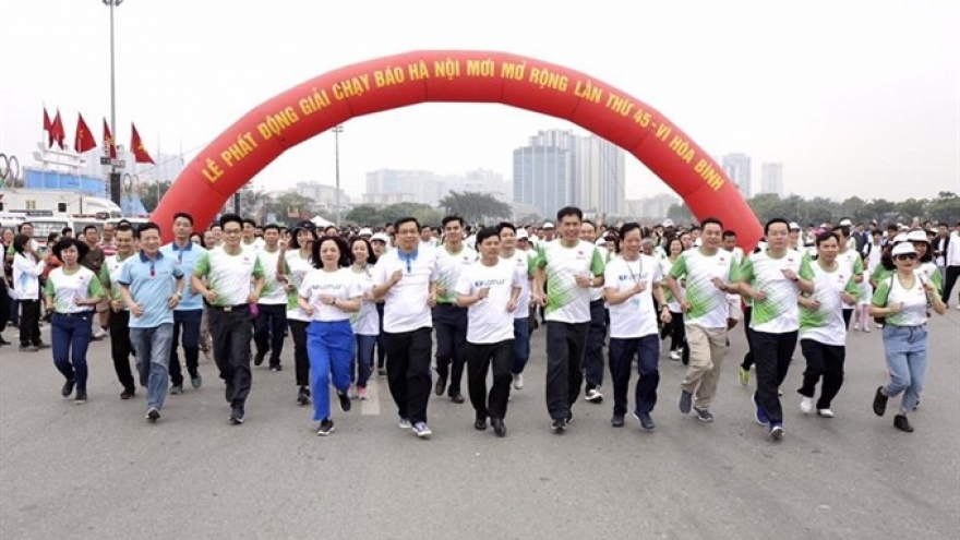 8,000 take part in Olympic Run Day, launch of Run for Peace