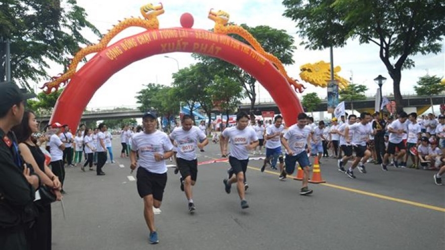 SeABank run raises funds for poor students