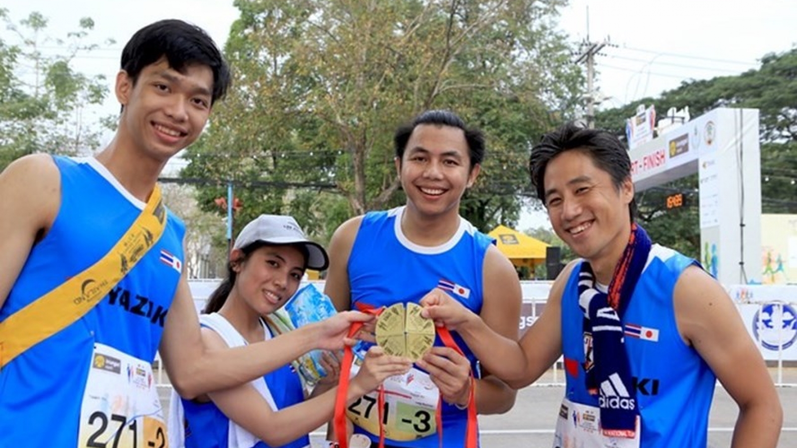 Kizuna Ekiden Hanoi 2018 Run for traffic safety 