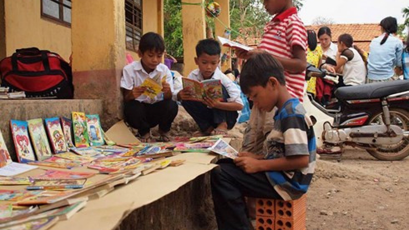 HCMC youths dream of establishing 1,001 libraries for remote areas
