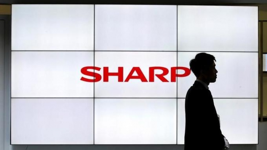Sharp eyes computer production shift from China to Vietnam