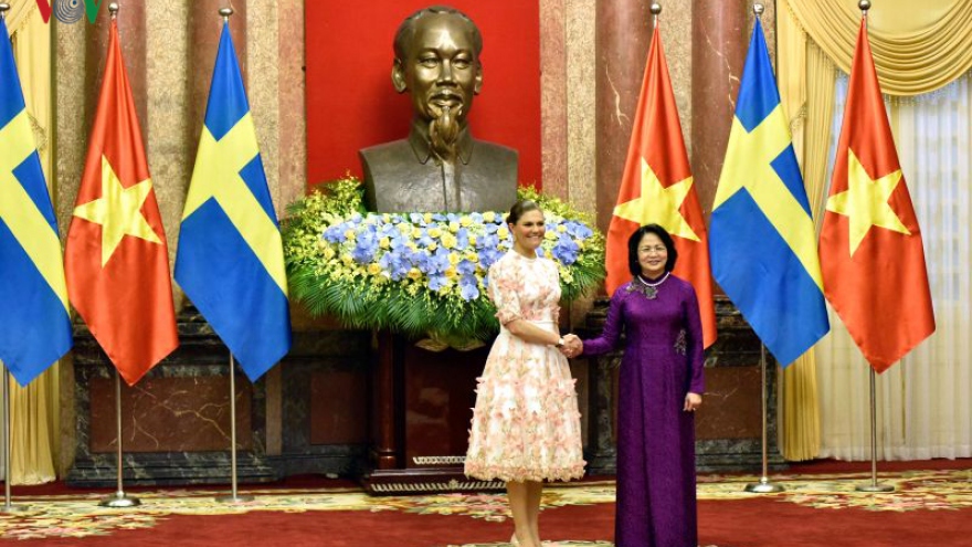 Welcoming ceremony for Crown Princess of Sweden in Hanoi