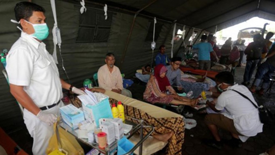 Death toll in Indonesia quake approximates 100