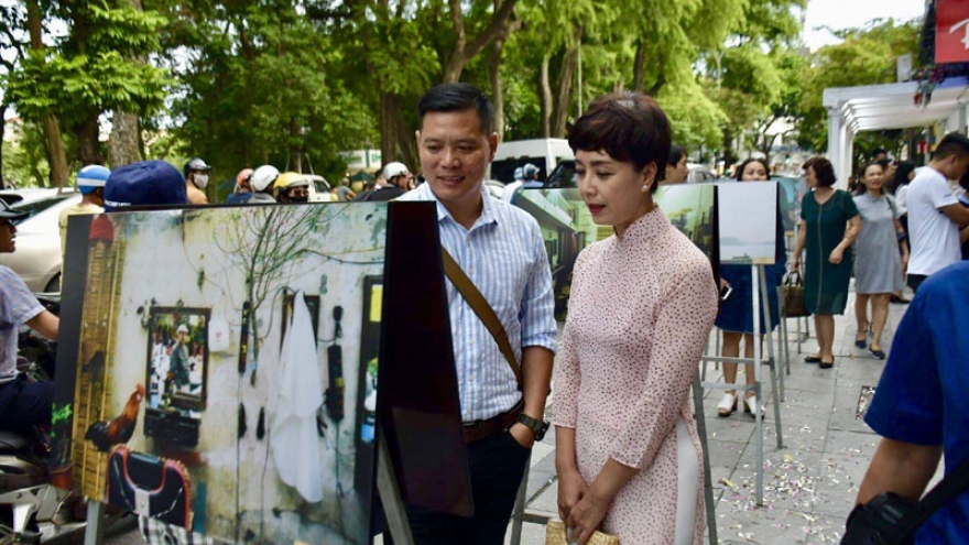 “Hanoi 36 frames” exhibition marks the capital’s liberation day