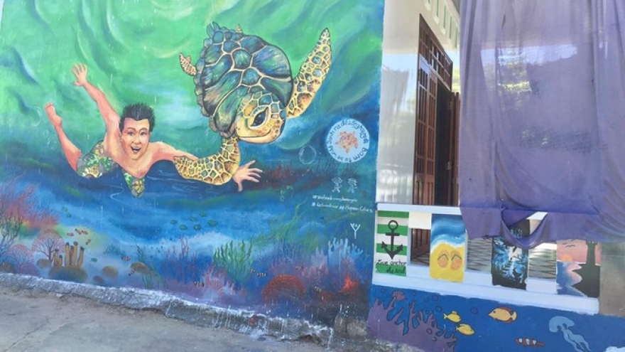 
        Fascinating murals village on Ly Son Island
                          
                      