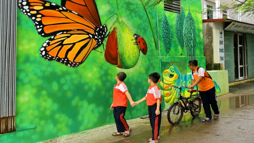 An insight into the fascinating murals on display in Hanoi’s Chu Xa village 