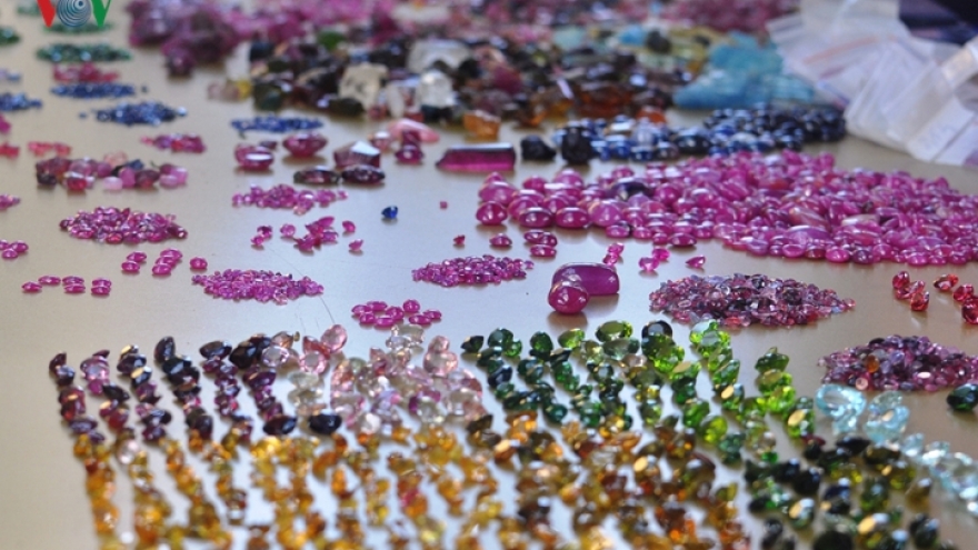 Luc Yen gemstone market in Yen Bai