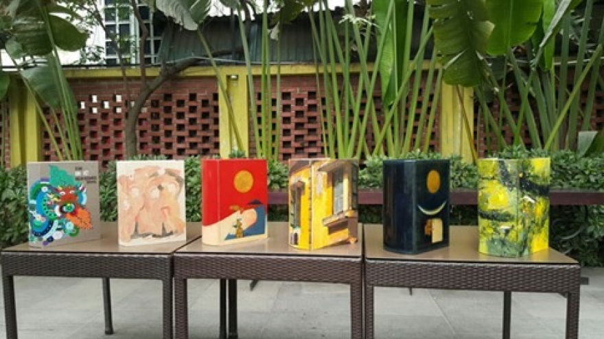 
        'Pristine' Vietnamese-English dictionaries up for auction
                          
                      