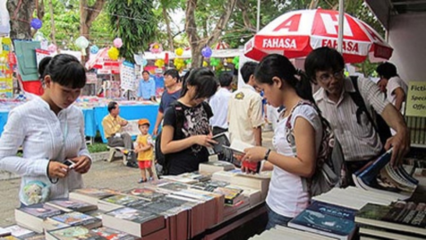 New Year book festival coming to Le Thach Street in Hanoi