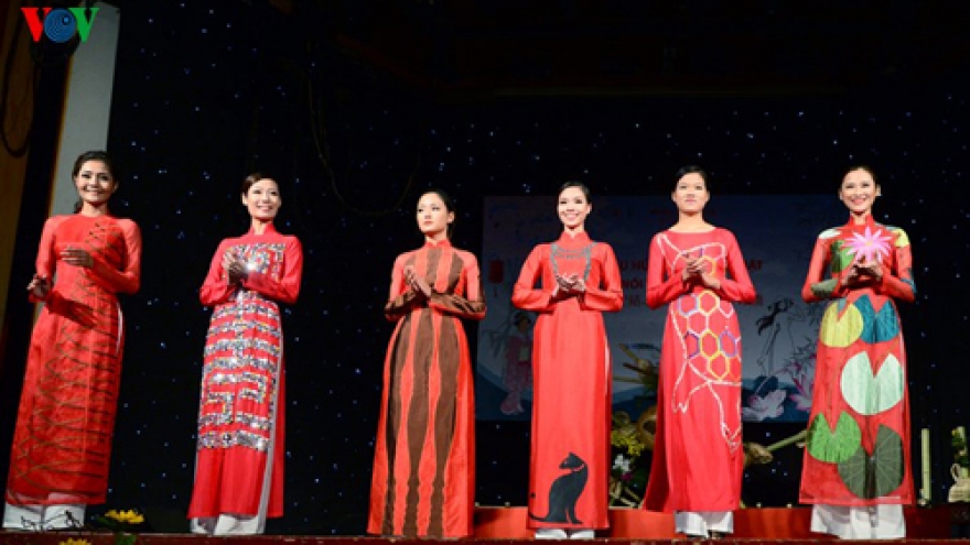 Aodai show at Vietnam-Japan cultural exchange festival