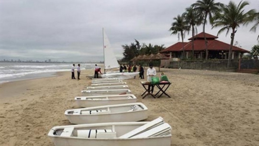 Singapore company sponsors Vietnam junior national sailing team