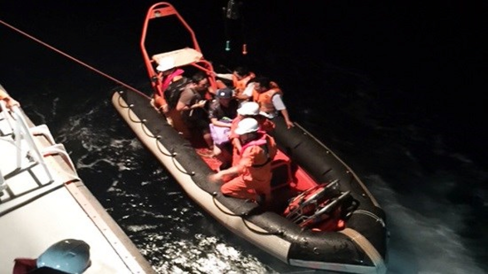 Foreign sailor rescued offshore Danang City