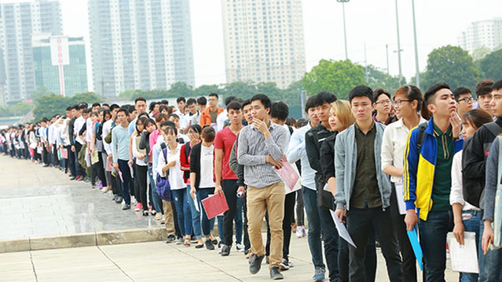Samsung Vietnam’s largest recruitment test in two big cities