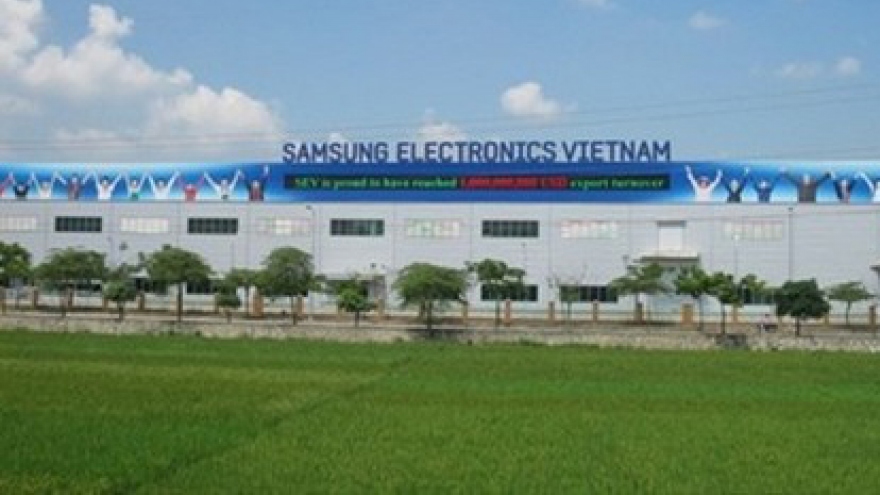 
        Samsung grants scholarships to students
                              