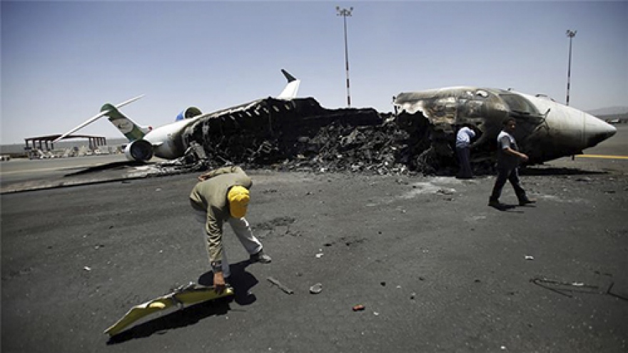 Arab coalition bombed Yemen international airport