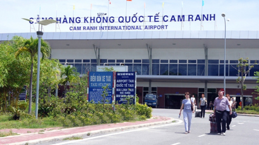 Chinese passengers accuse Vietnam's customs officers of soliciting bribes: report