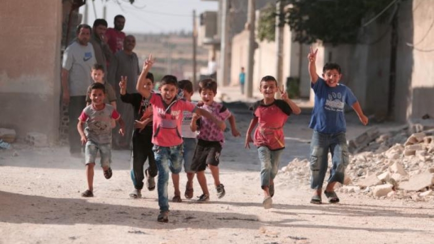 Thousands return to Manbij after IS militants flee city