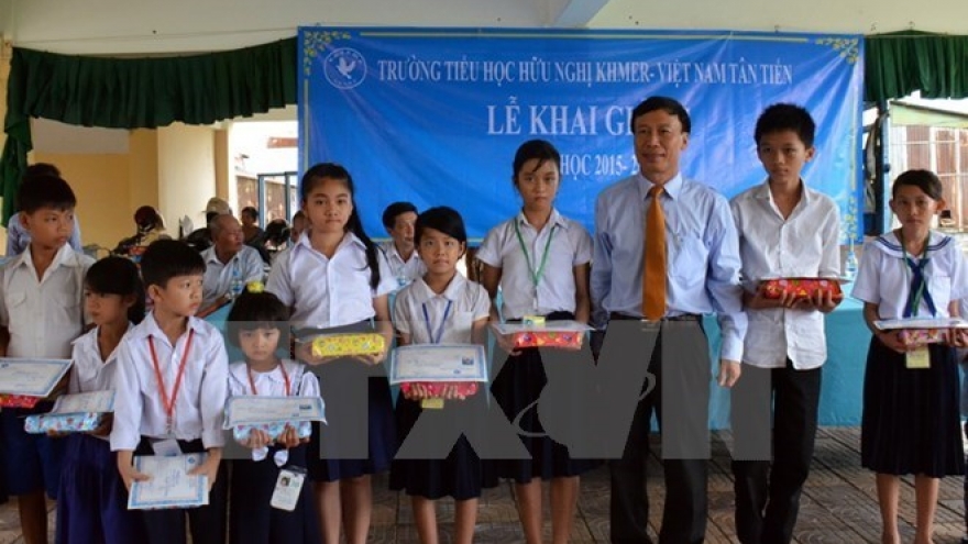 President urges educational sector to further reform