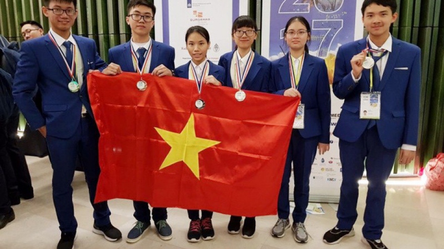 Vietnam secures 6 medals at International Science Olympiads