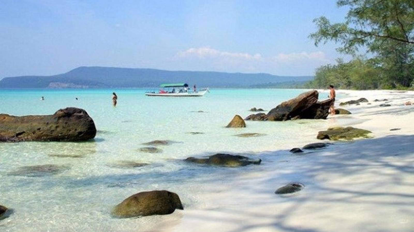 Vietnam attends fifth sea festival in Cambodia