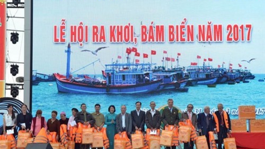 Vice President attends “going out to sea” festival in Hai Phong