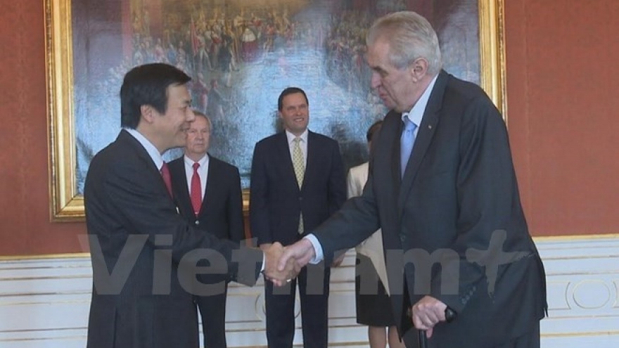 Czech President expects fruitful outcomes in Vietnam visit