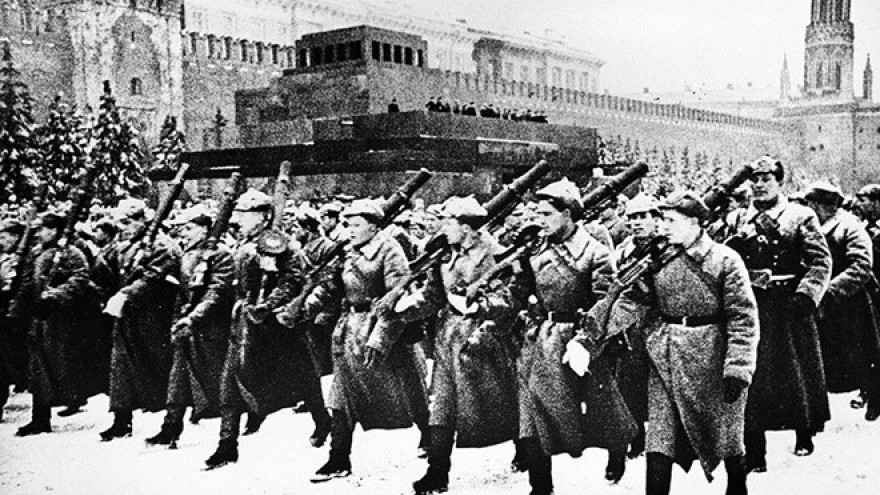 
        Seminar reviews October Revolution’s significance to socialism
                              