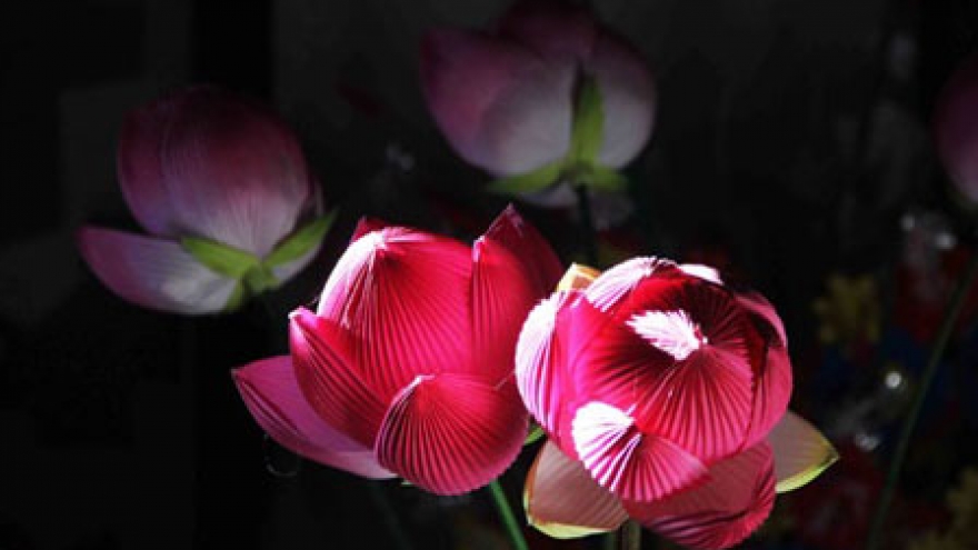 Traditional crafts go to imperial city