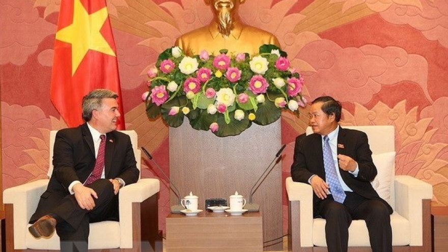 NA Vice Chairman meets with visiting US Senator
