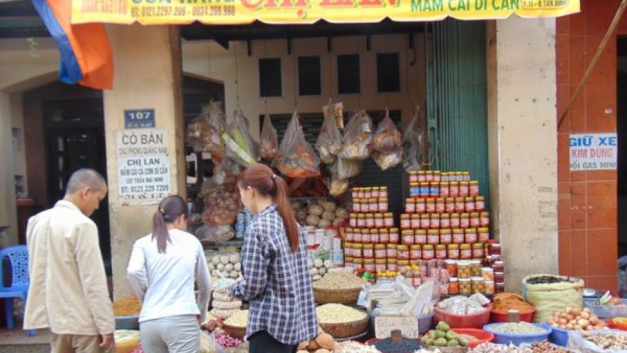 Ba Hoa Market – a venue for birds of a feather