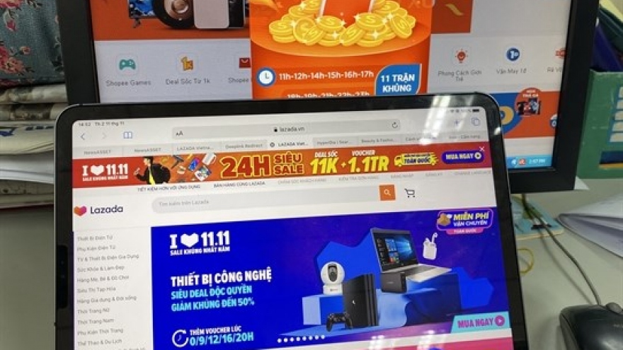 Year-end promotions heat up e-commerce market