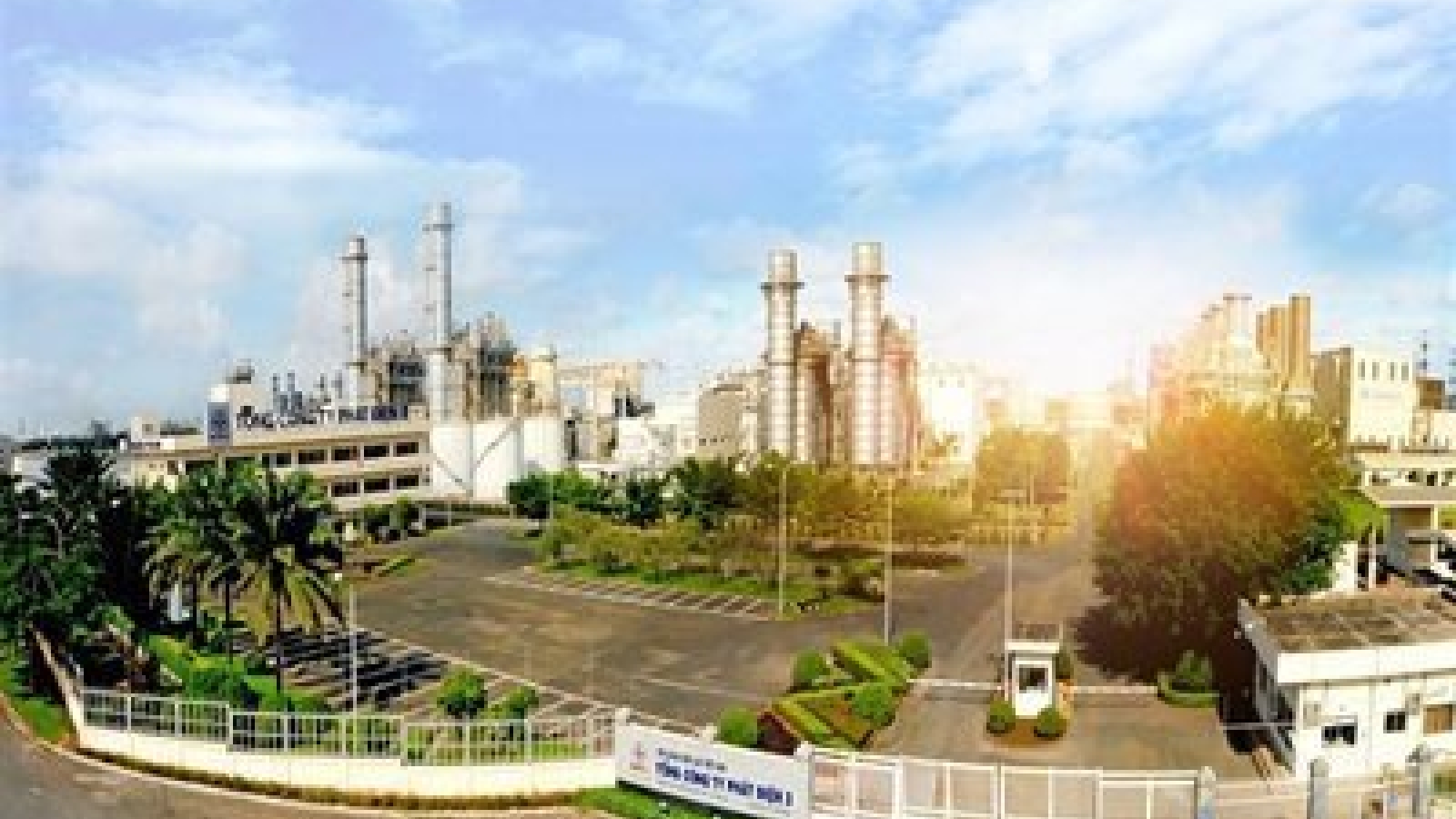 Should all electricity be purchased from Vietnam Electricity Group?