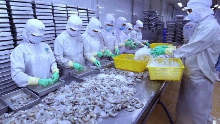 US lowers anti-dumping tariff on Vietnam’s shrimp exports